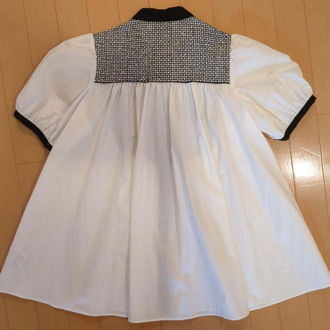 momoユナイテッドアローズ　エンブロイダリーコンビショートスリーブブラウ