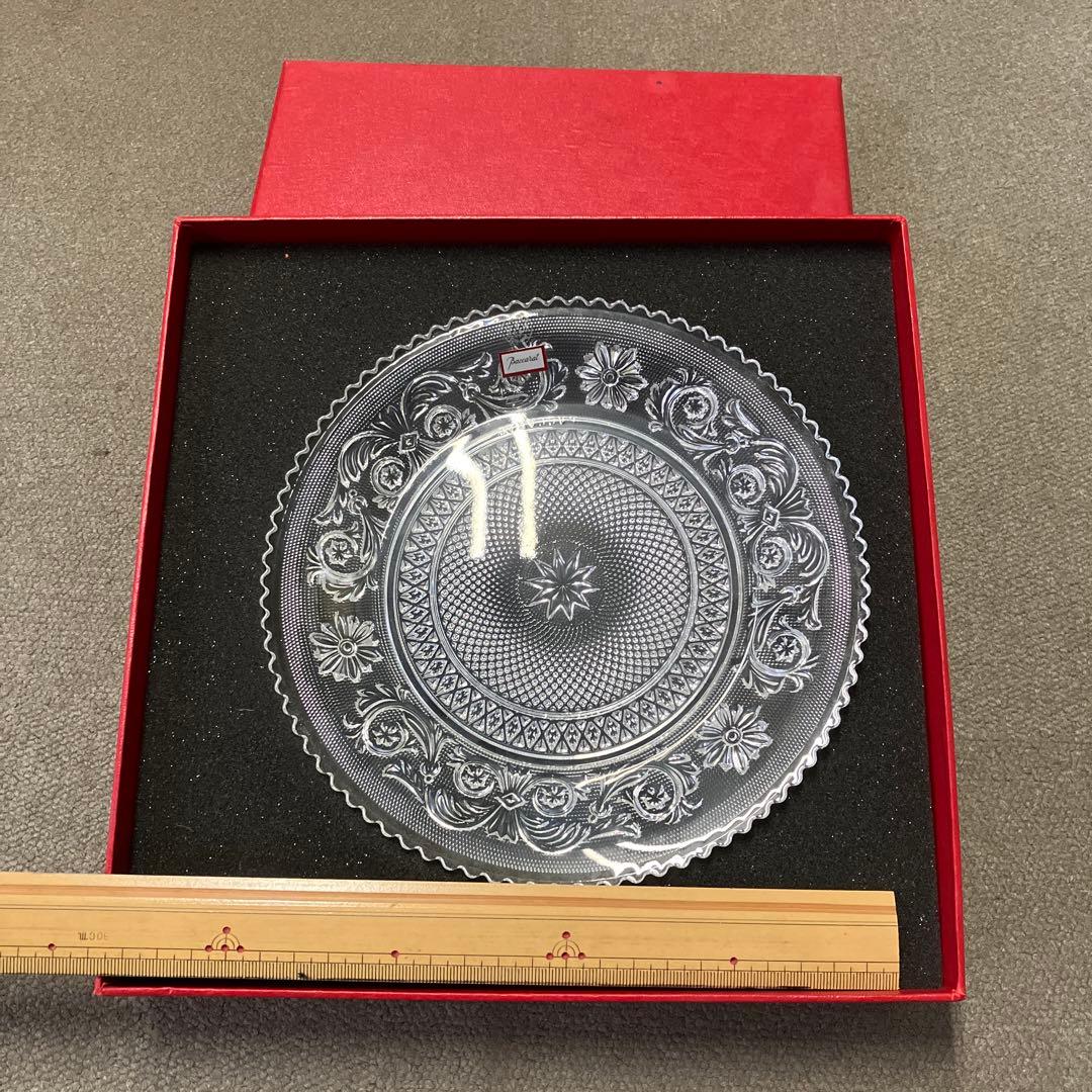 Baccarat クリスタルガラスプレート 専用箱付き　(kazuyo)