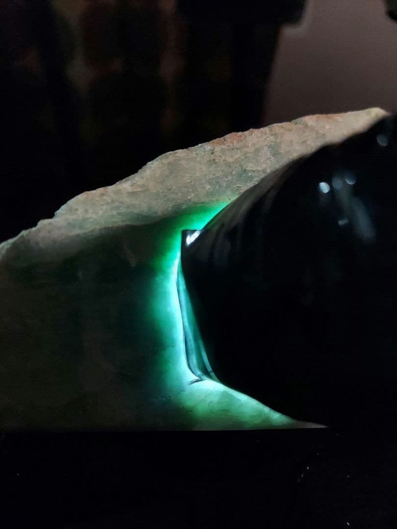 スッキリしたグレーが綺麗✨ 大きな本翡翠 JADEITE 原石 表面磨き 531