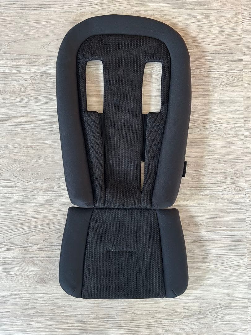 サイベックス　メリオカーボン　2024 cybex MELIO ブラック