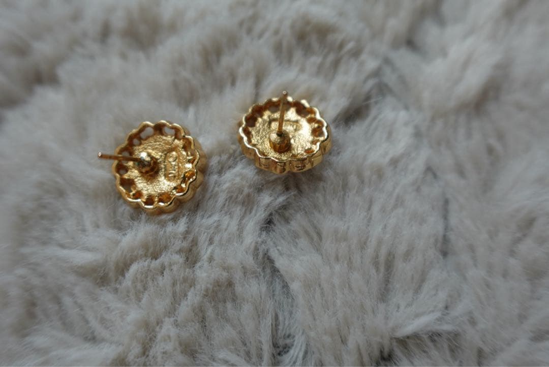 ディオール　ヴィンテージピアス　キャッチなし フラワースタッドピアス