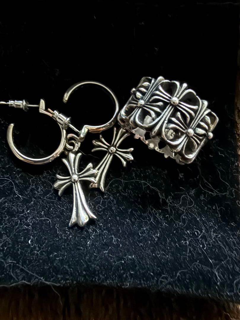 ピアス2本+リング