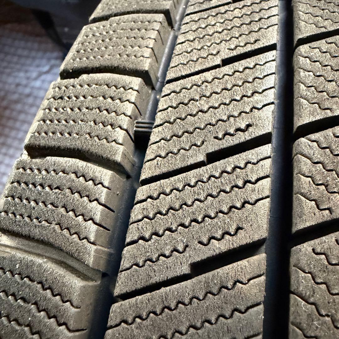 ブリヂストン VRX3 スタッドレスタイヤ 225/45R18