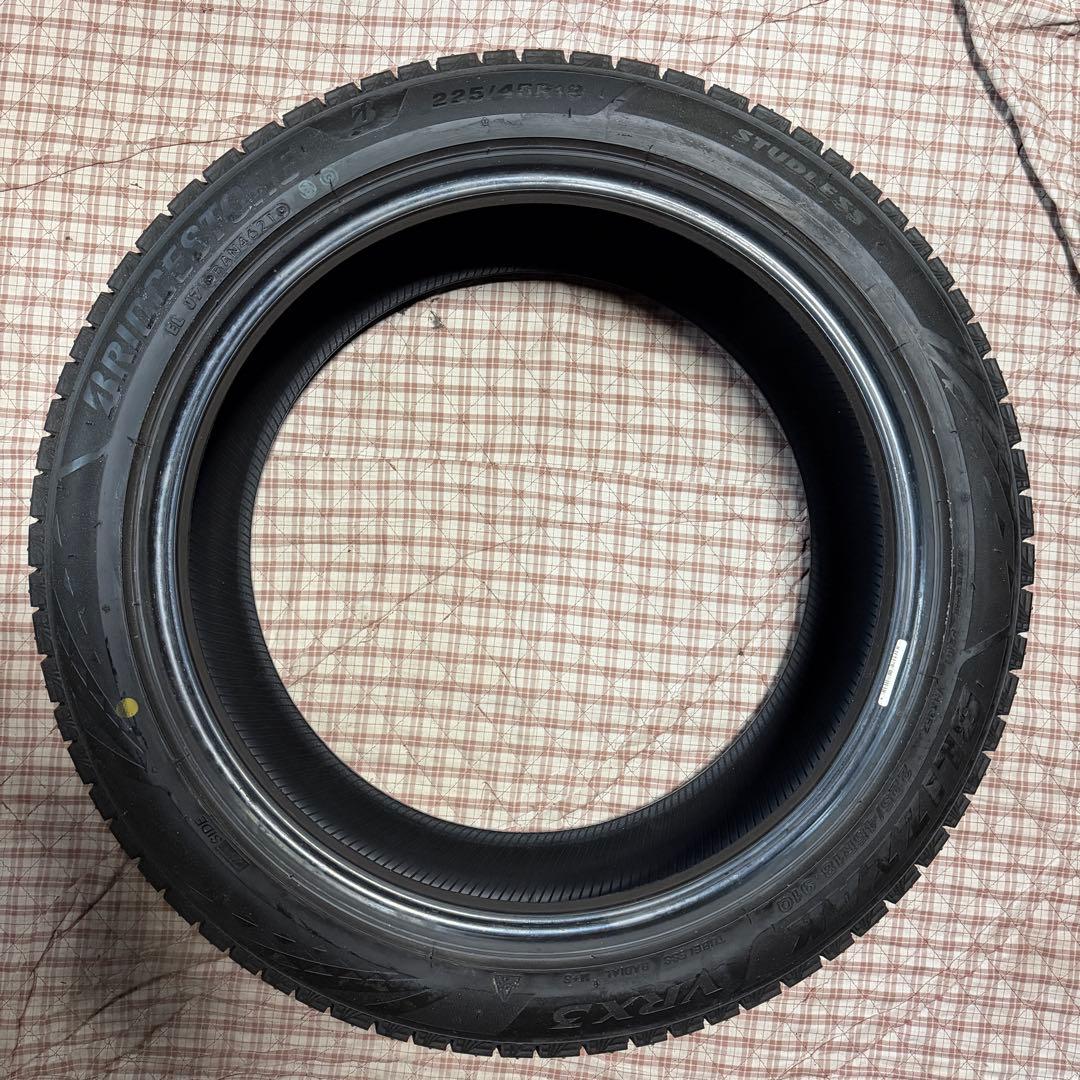 ブリヂストン VRX3 スタッドレスタイヤ 225/45R18