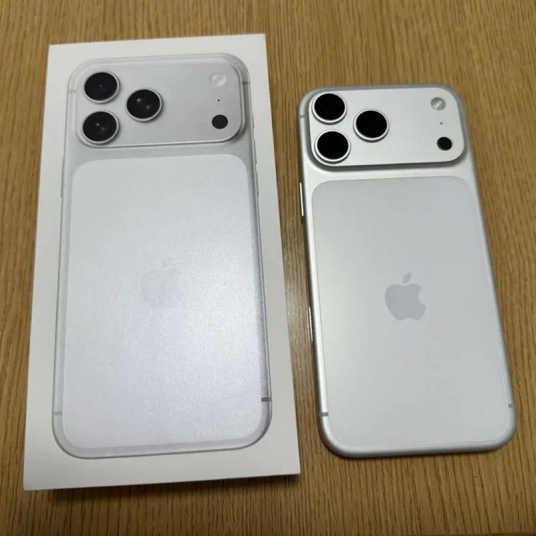 Apple iPhone 17pro maxシルバー