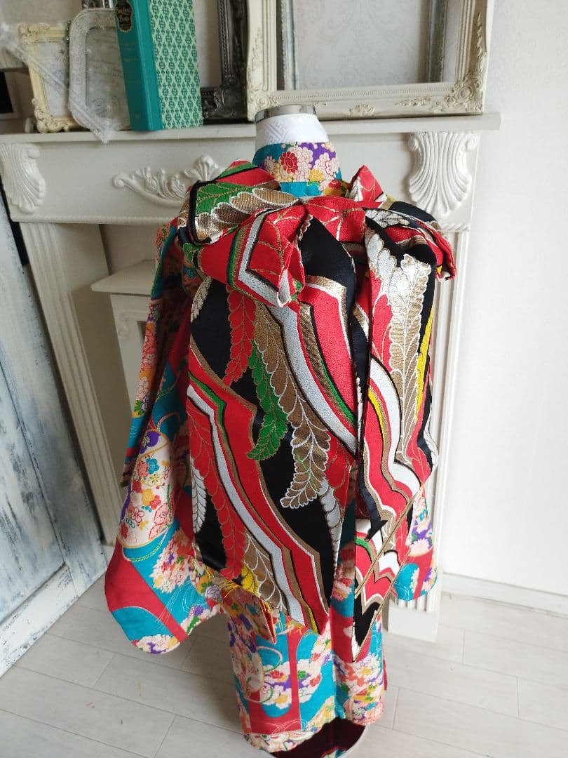 黒地に赤金の模様☆だらりの帯