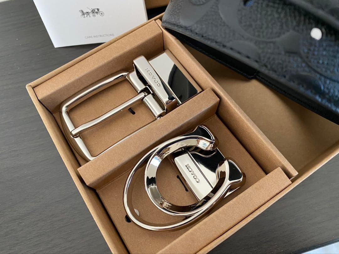 SALE♪コーチ　新品　リバーシブル　シグネチャーベルト　シルバーバックル