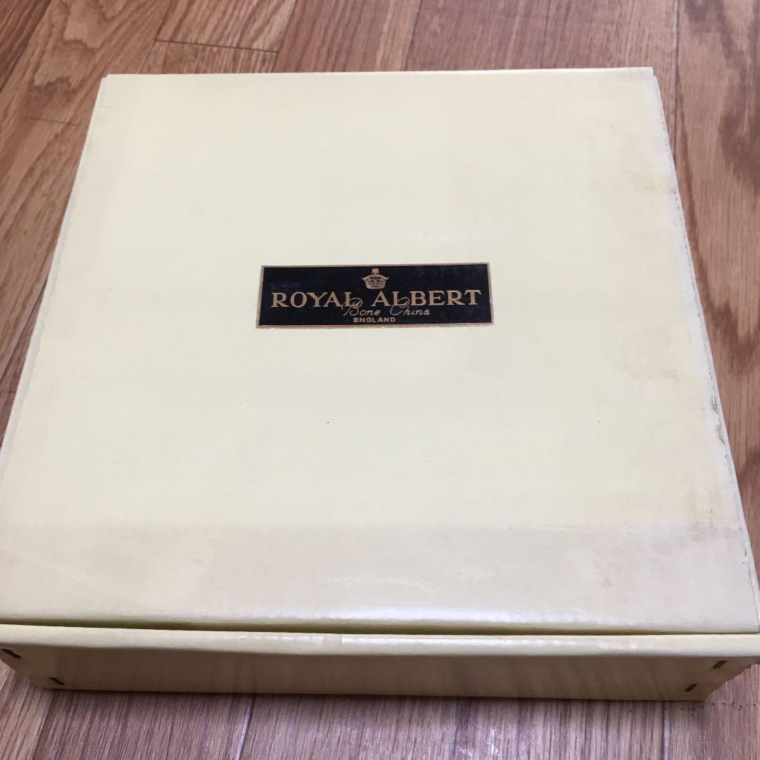 1076   ロイアル アルバート 24cm サラダボール