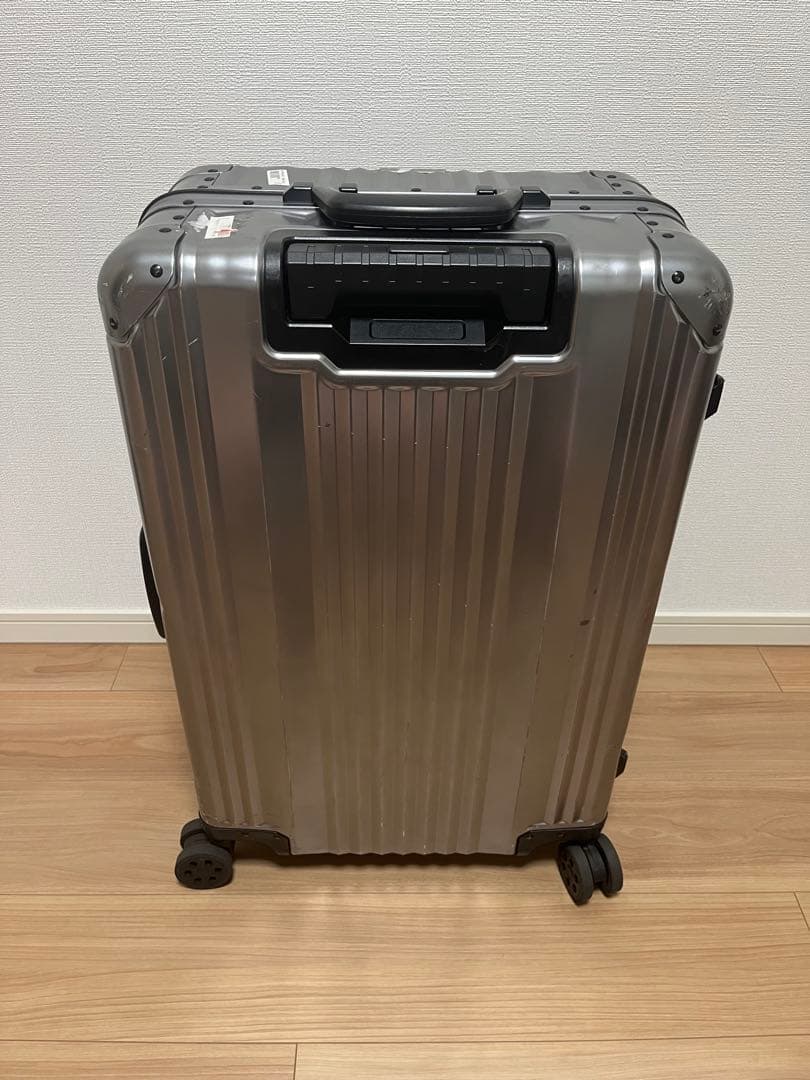 シルバー アルミニウム キャリーケース 中型 65L