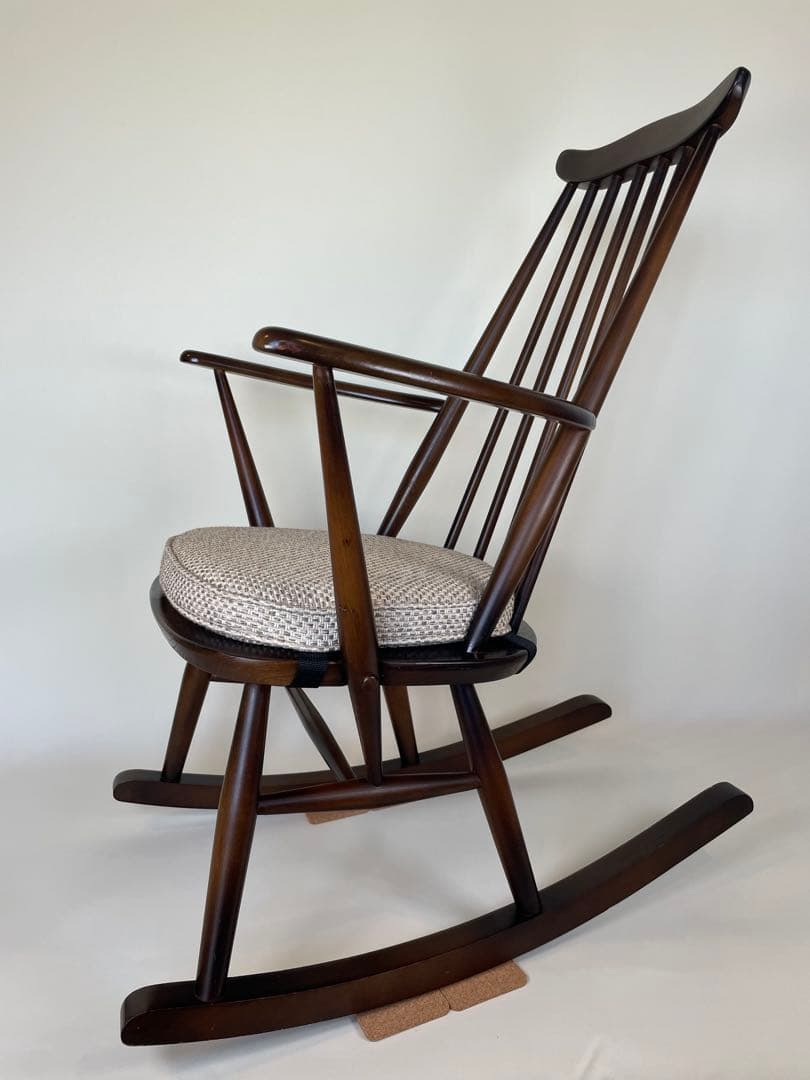 送料込み　状態良好　アーコール　ゴールドスミス　アンティーク　ロッキングチェア