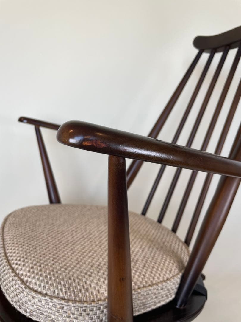 送料込み　状態良好　アーコール　ゴールドスミス　アンティーク　ロッキングチェア