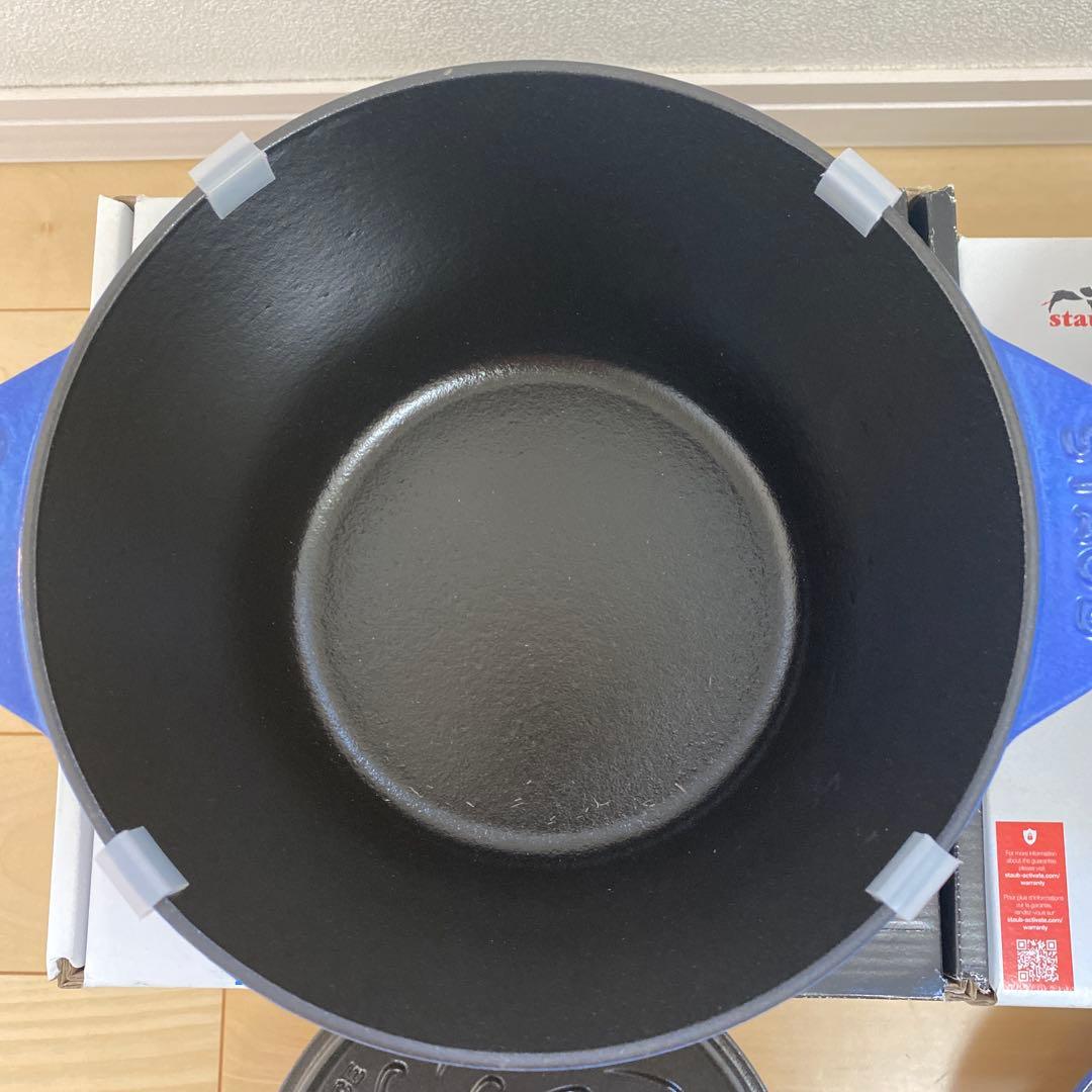 ストウブココットラウンド22cmとラココットゴハン20cmブルーベリー2個セット