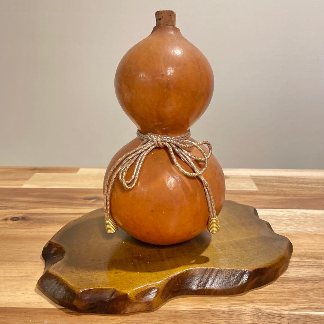 【レア】ひょうたんの置物と木製台座　瓢箪