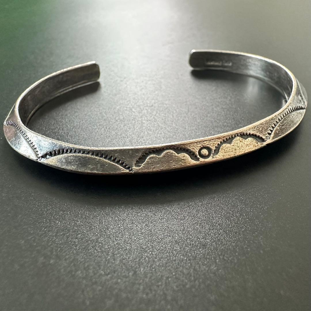 Navajo Elaine Tahe Sterling トライアングル　バングル