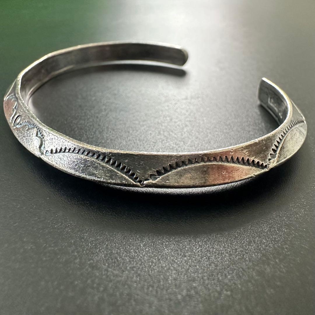 Navajo Elaine Tahe Sterling トライアングル　バングル