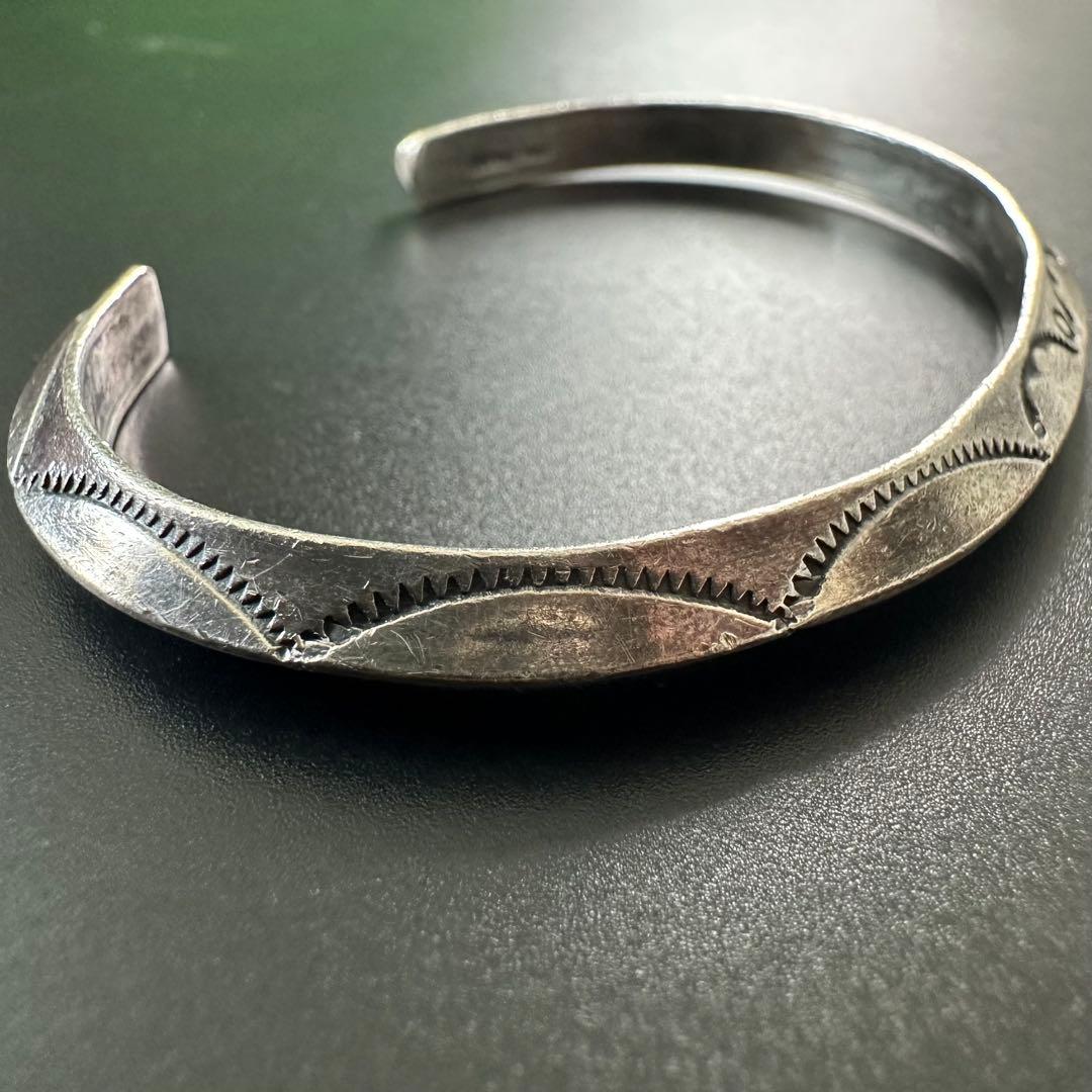 Navajo Elaine Tahe Sterling トライアングル　バングル