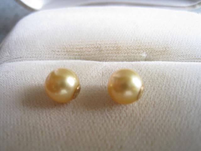 ☆新品！照り綺麗天然あこやゴールド真珠6.9mmx2粒 k18金ピアスキャッチ