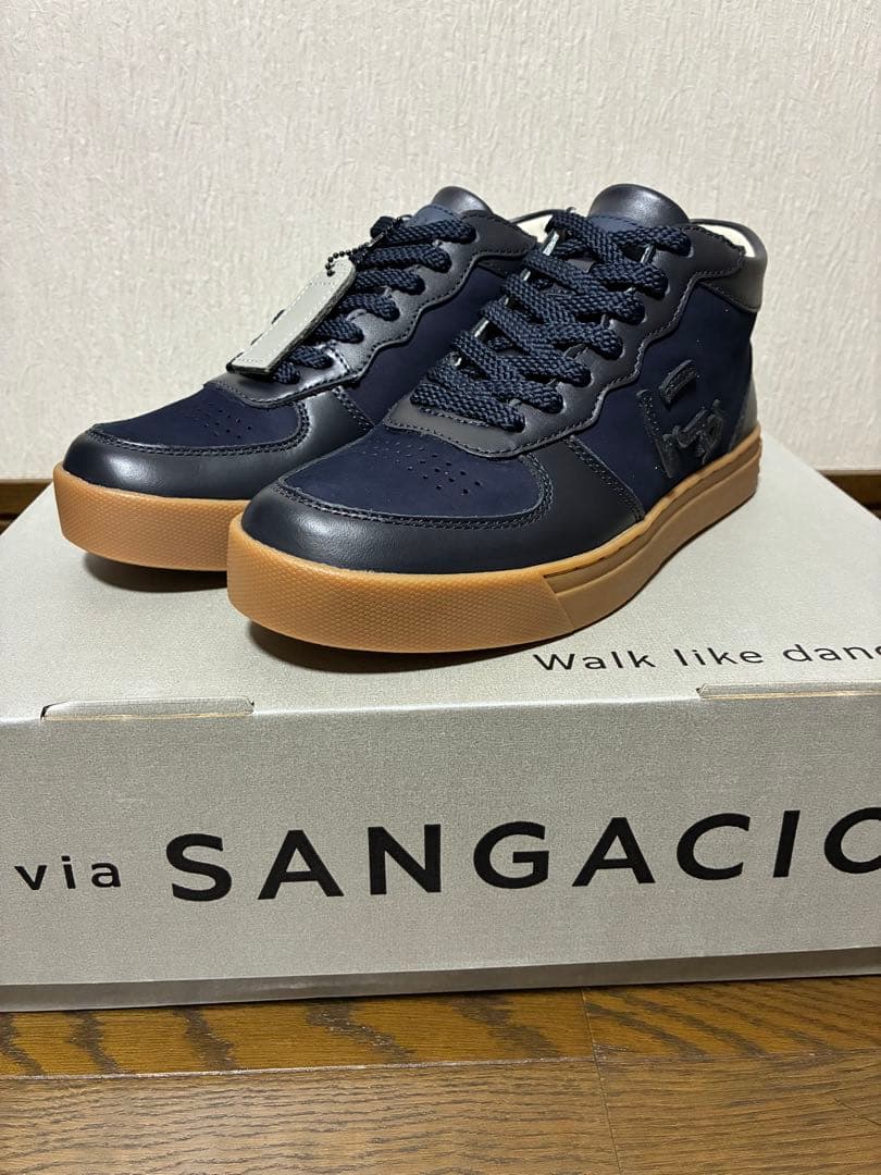 【未使用品】にゅ スニーカー 22.5cm