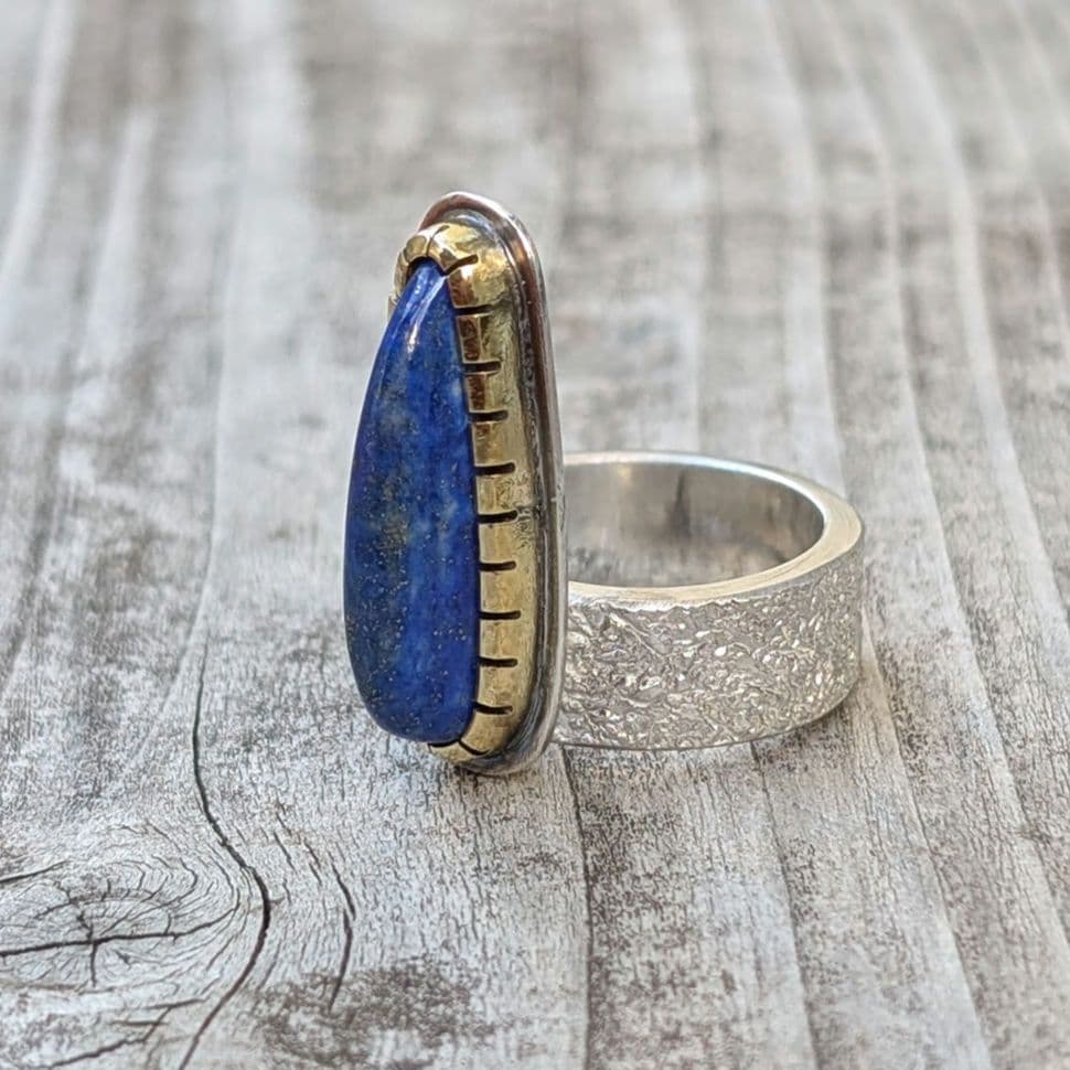 ハンドメイドのラピスラズリリング　インディアンジュエリー風　オールハンドメイド！