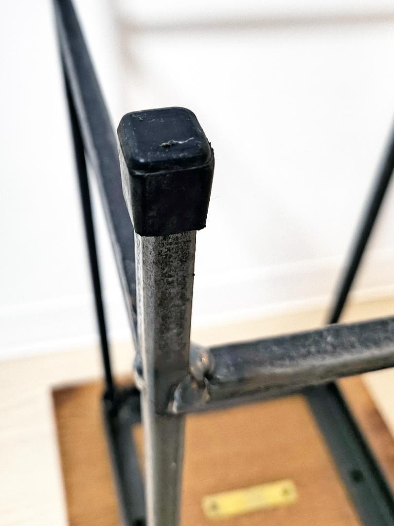 【一部傷あり】アデペシュ　ヴィンテージ加工有りのアイアンスツール