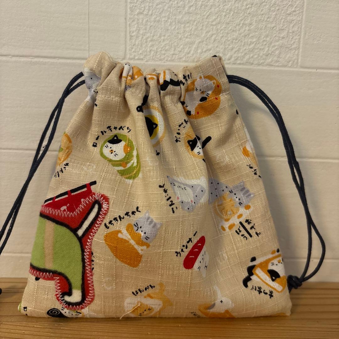 感謝価格　 巾着　猫柄　ハンドメイド　小物入れ　おやつ入れ　サニタリー入れ