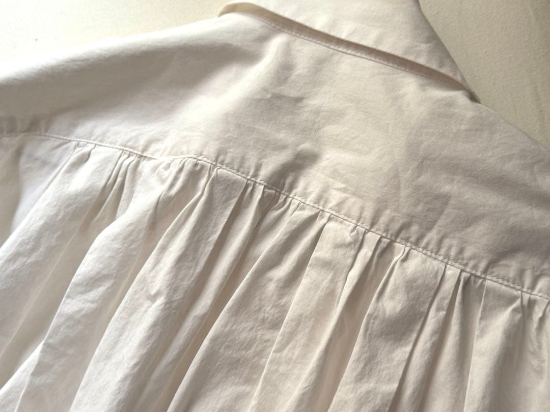 toujoursホワイト ピンタック 半袖シャツ