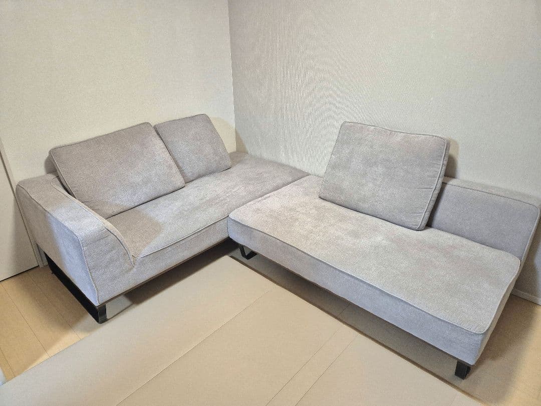 【大阪 引き取りのみ】4人掛け カウチソファ クッション付き