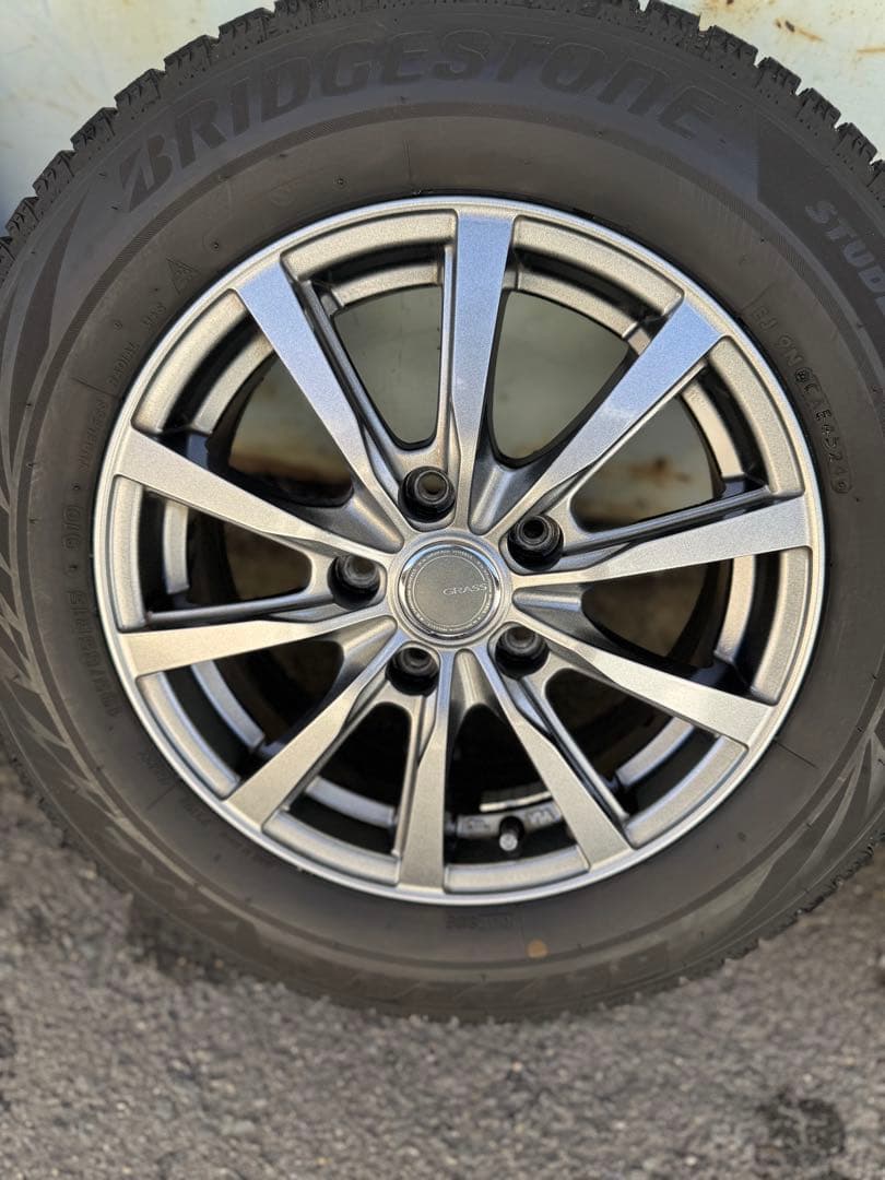 値下げ！3ヶ月のみ使用　BSブリザックVRX2 &ホイル、チェーン付き