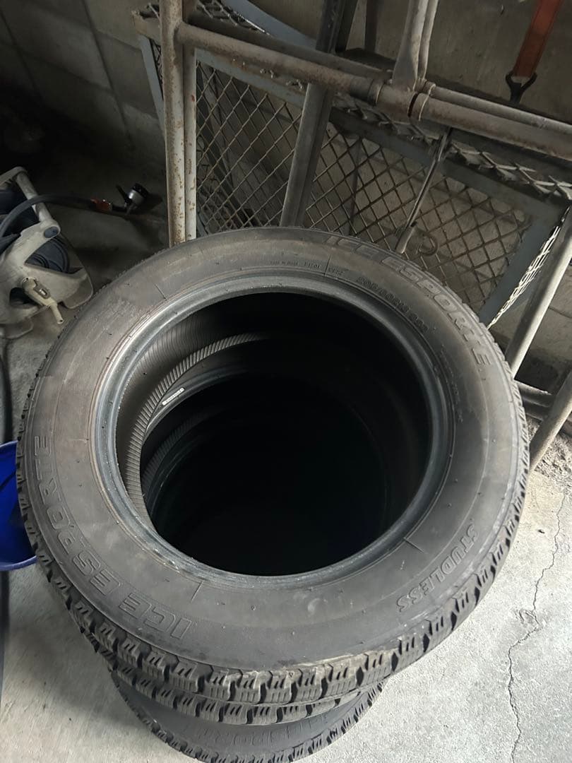 スタッドレスタイヤ 205/60R16 4本セット