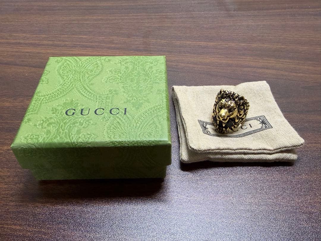 GUCCI ライオンヘッド リング ブラック ゴールド クリスタル