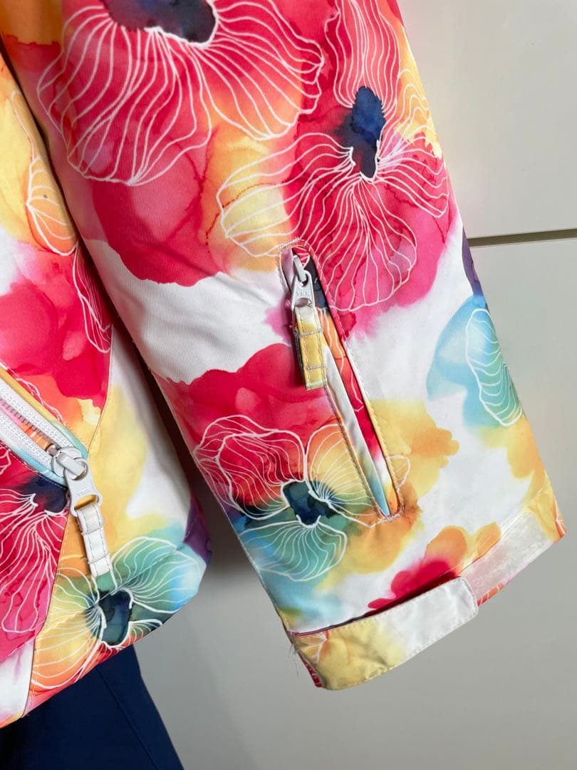 子供用スキーウェア 花柄 ジャケットとスノーパンツ