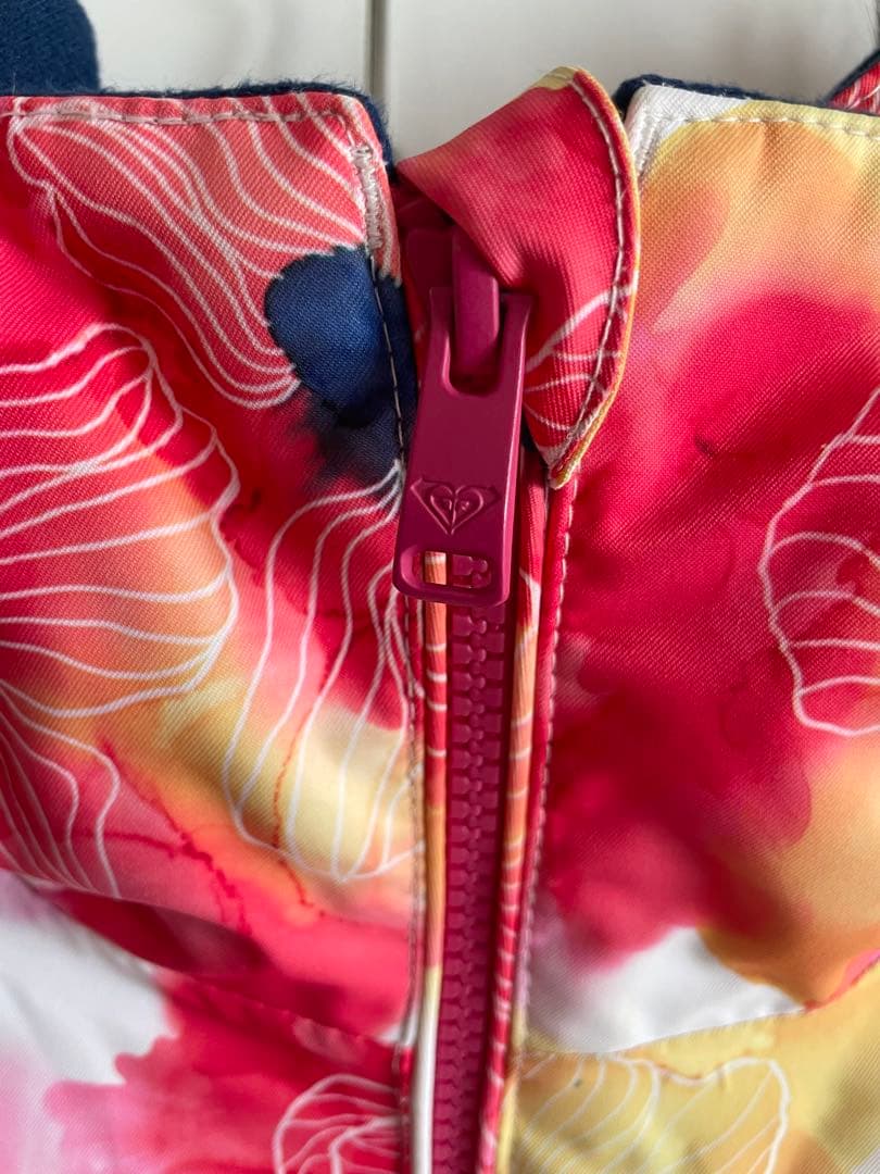 子供用スキーウェア 花柄 ジャケットとスノーパンツ