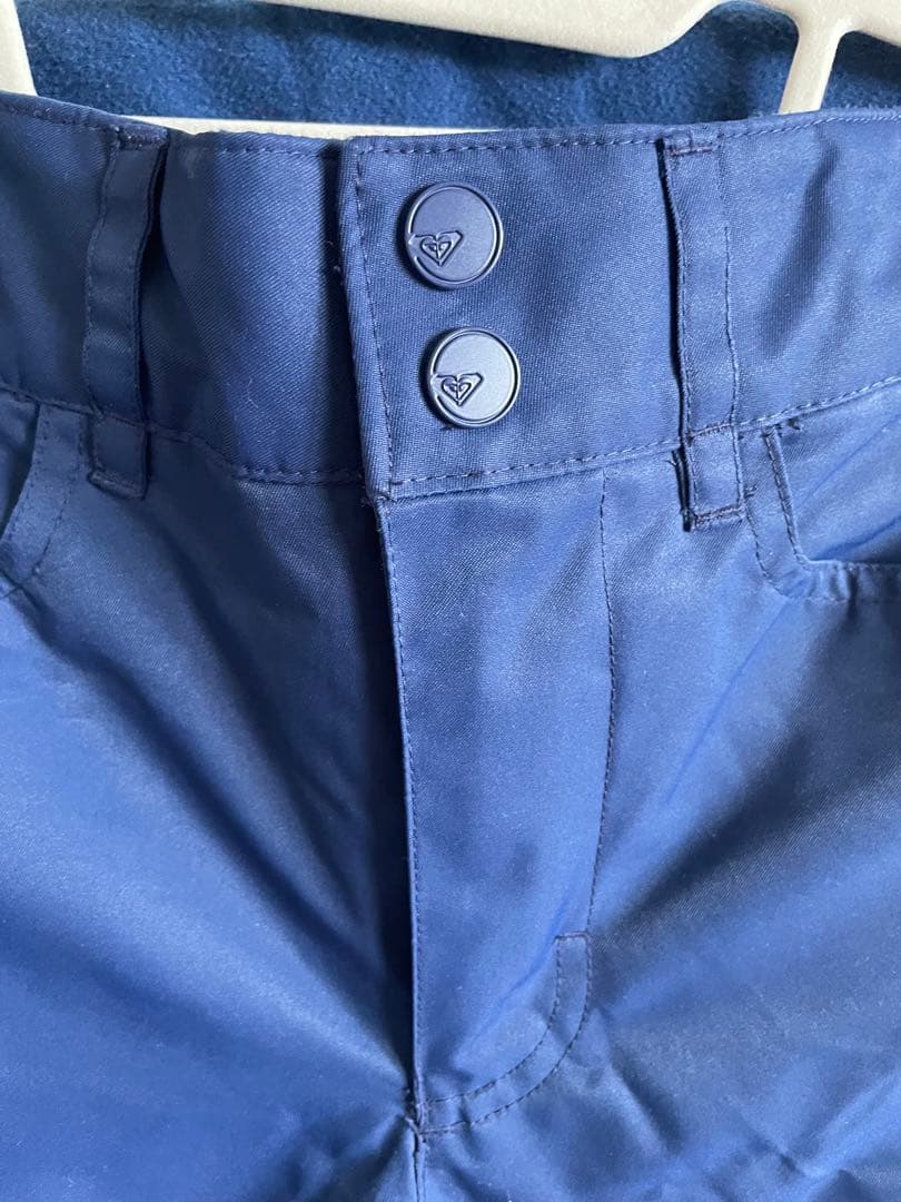 子供用スキーウェア 花柄 ジャケットとスノーパンツ