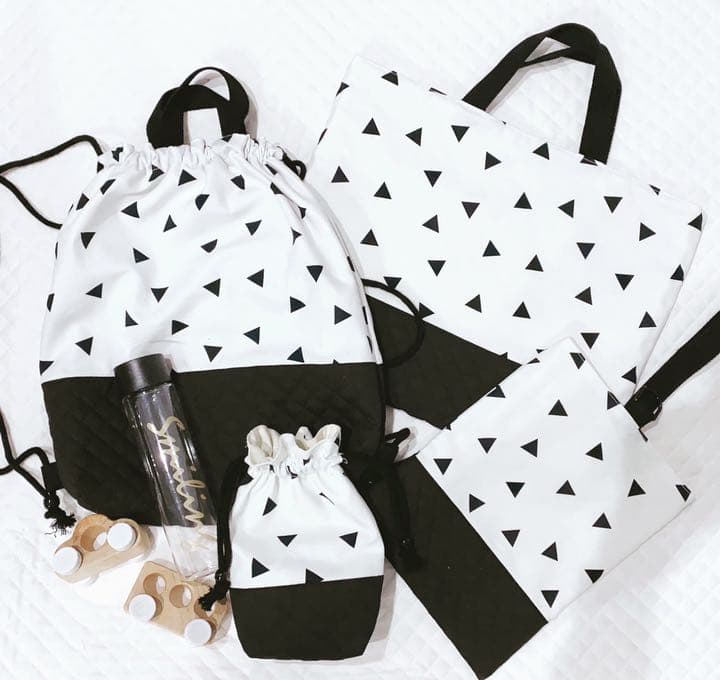 ●レッスンバック 上履き入れ ナップサック　入園グッズ　入学グッズ　お着替え袋