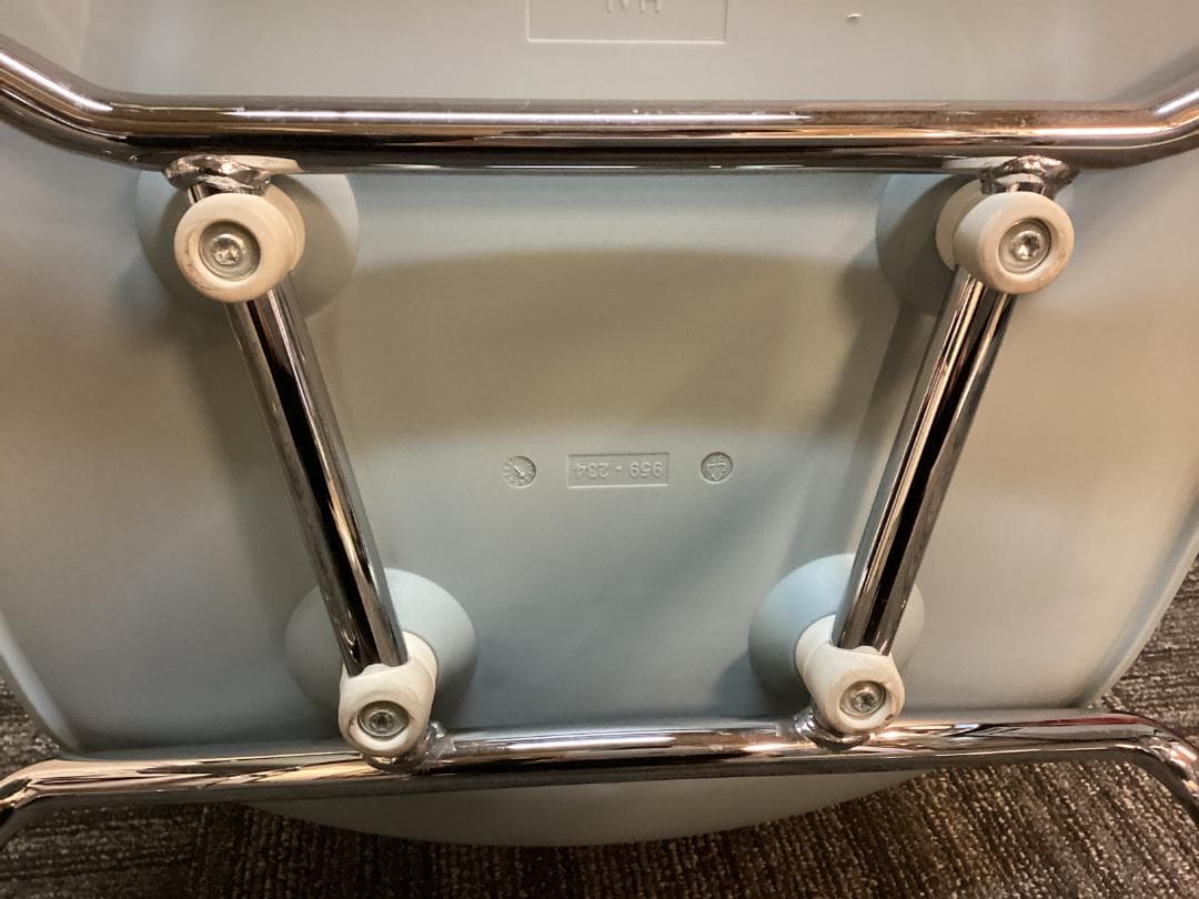 ２脚セット　ヴィトラ　ハルチューブ　アイスグレー　スタッキング　ミーティング B