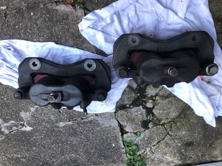 し*な様 コルトプラス　FTO 2ポットブレーキキャリパー流用　パット、セット