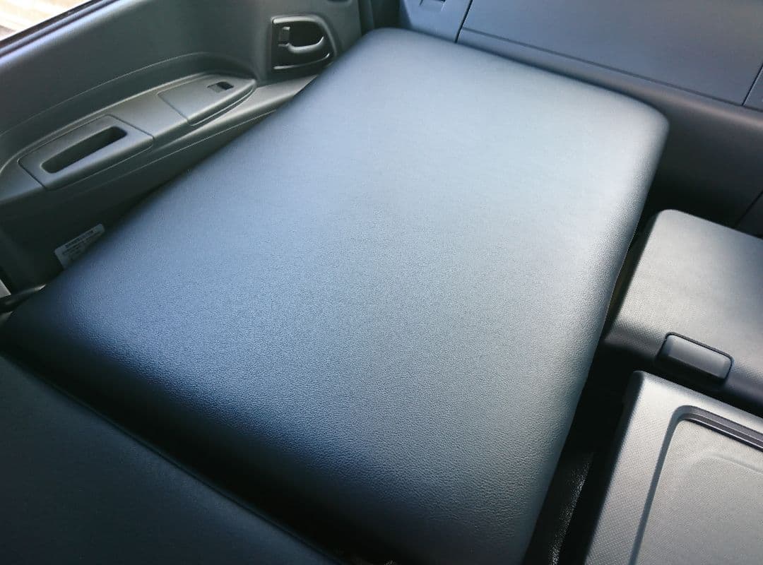 【新品】いすゞファイブスターギガ◆フラット助手席 ブラックレザー◆支柱キット付属