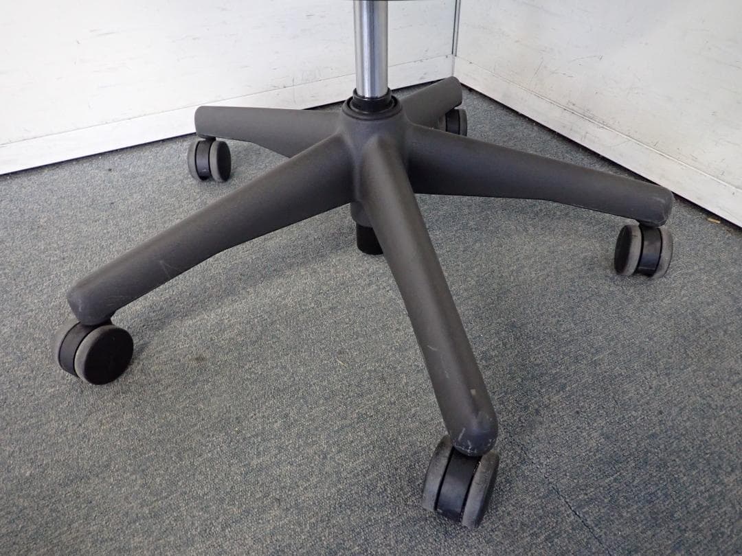 ハーマンミラー アーロンチェア　クラシックフル装備　Bサイズ