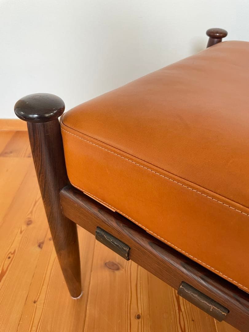 Ire Mobler製 Eric Merthen オットマン ローズウッド