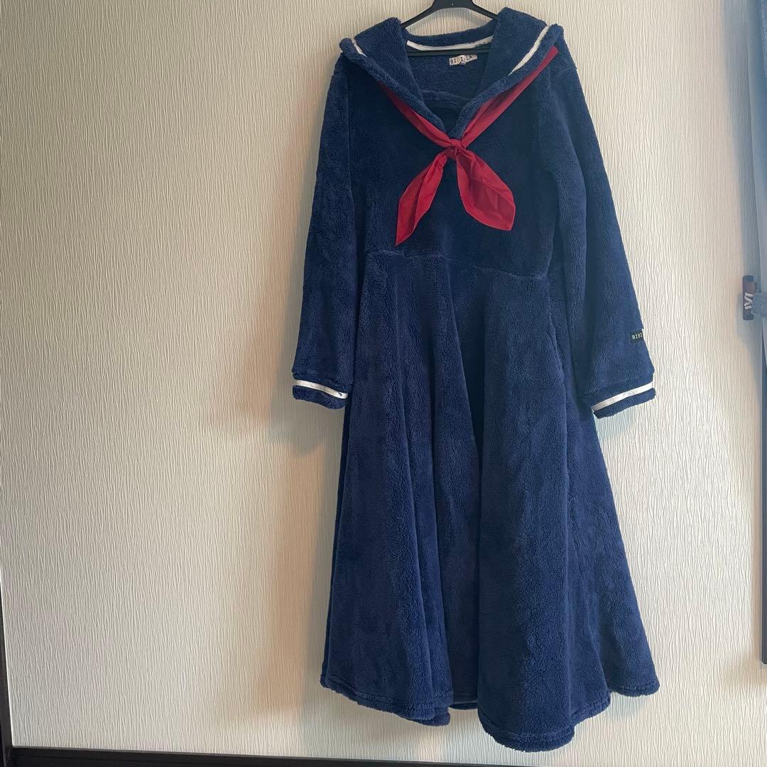 BIBILAB　ビビラボ　セーラー服　パジャマ　セラコレ　セルフこたつ　着る毛布