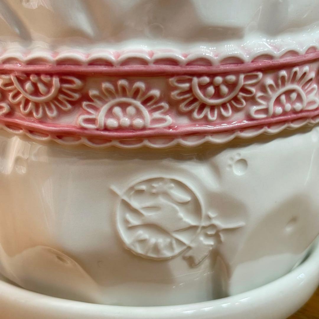 送料込　魔女の宅急便　ジジ　花のプレゼント　プランター　植木鉢 リリー