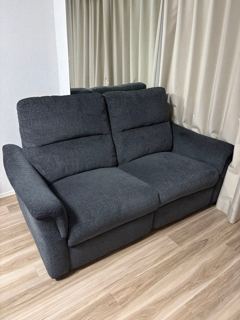 ニトリ　2人掛け電動布張りリクライニングソファ