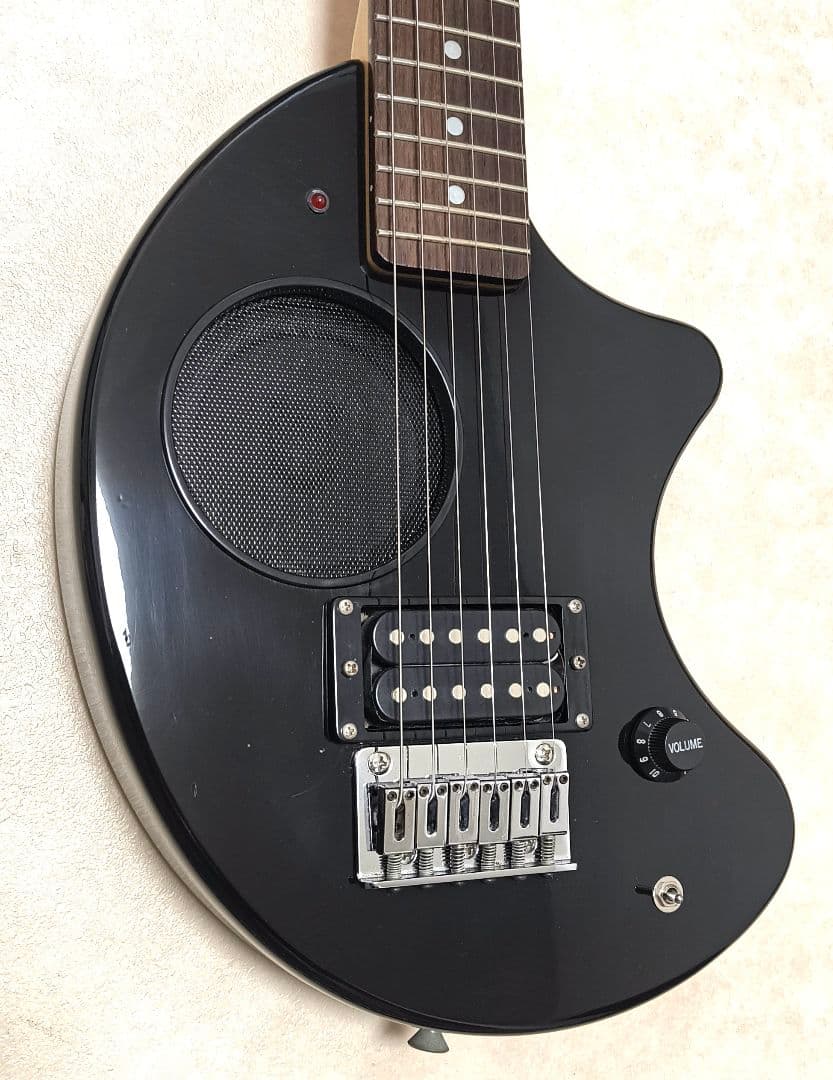 【美品】ZO-3 ブラック アンプ内蔵ミニギター 専用ケース付 ぞーさん