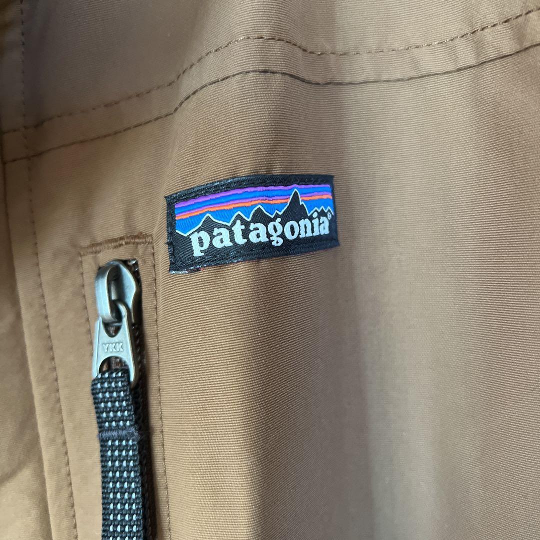 値下げ！パタゴニア　新品未使用　タグありkids16-18マウンテンパーカー