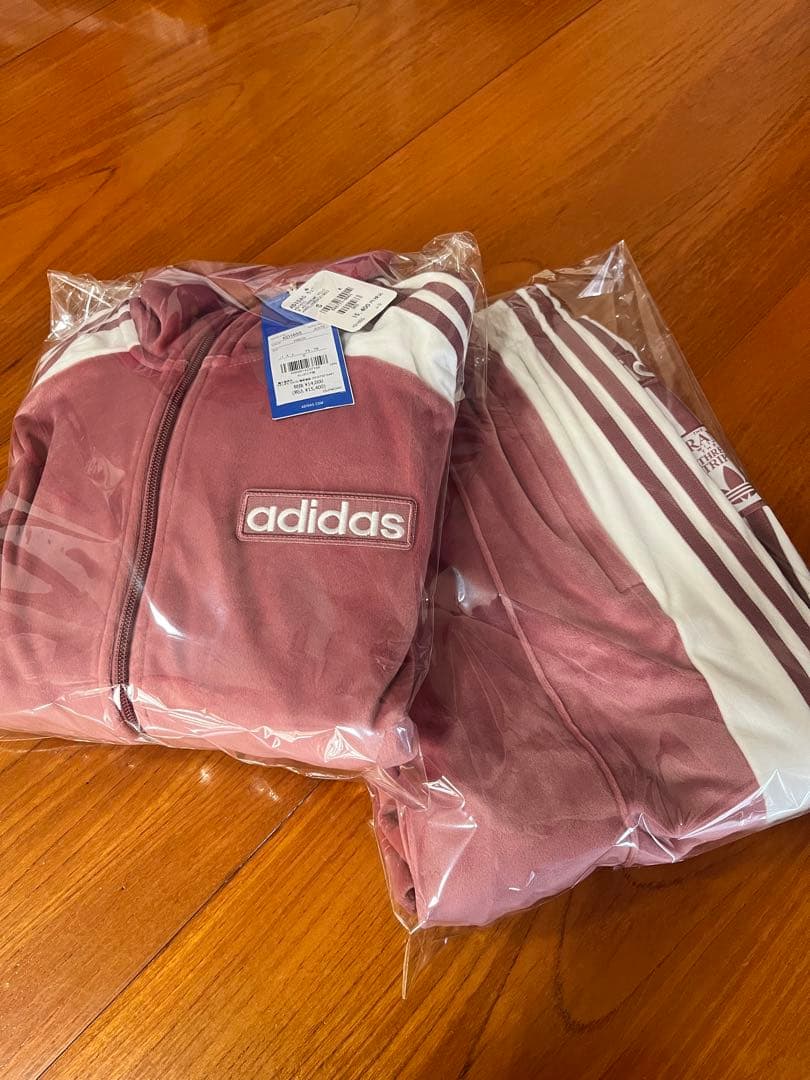 残2 Mサイズ 上下セット ピンク アディダス オリジナルス ABCマート限定