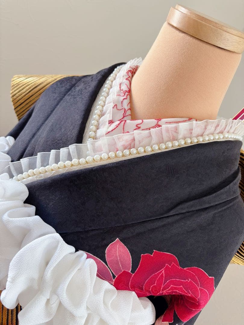 豪華　未使用に近い　黒地バラ刺繍振袖フルセット　成人式　パールトーン加工