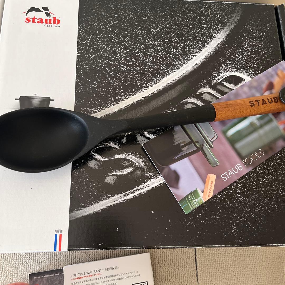 ストウブ　ココットオーバル　27センチ　ブラック　サービングスプーン付き