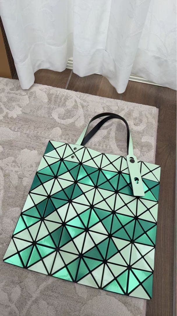 BAOBAO バオバオ イッセイミヤケ　ルーセントグリーン トートバッグ