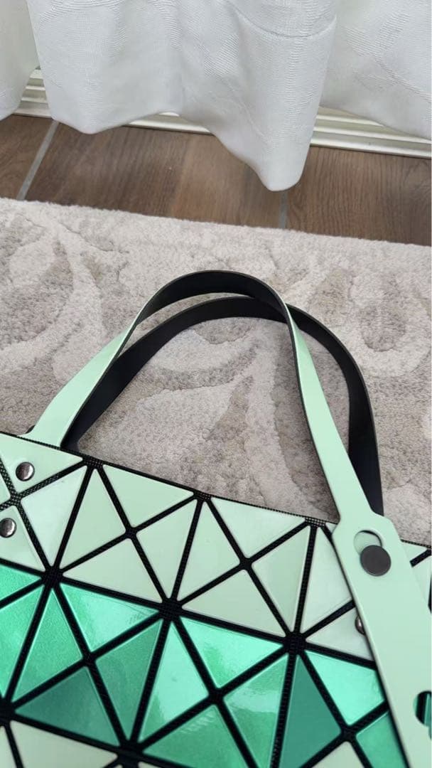 BAOBAO バオバオ イッセイミヤケ　ルーセントグリーン トートバッグ