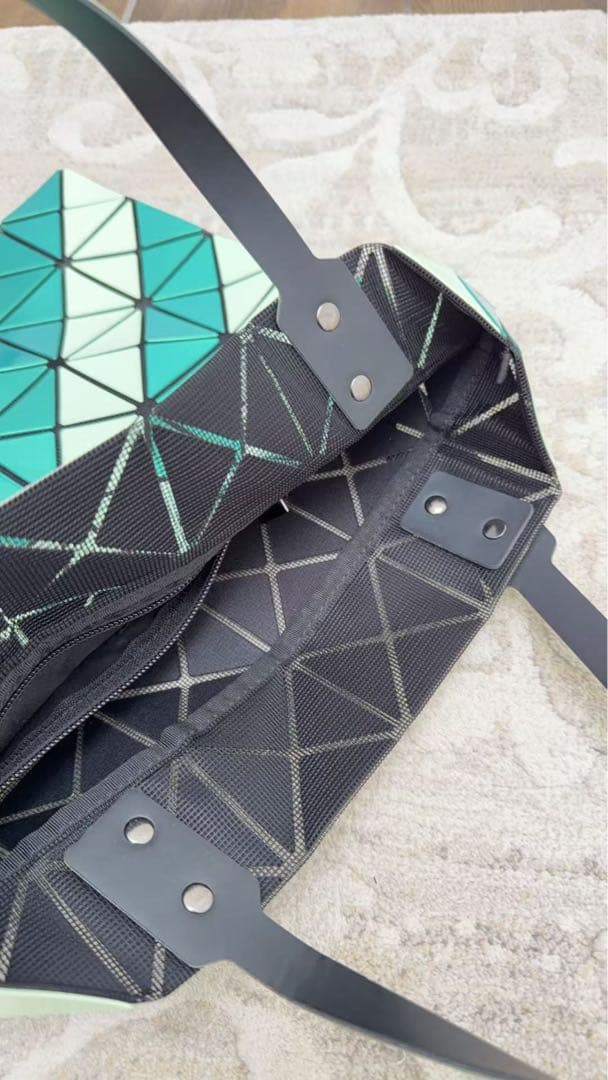 BAOBAO バオバオ イッセイミヤケ　ルーセントグリーン トートバッグ